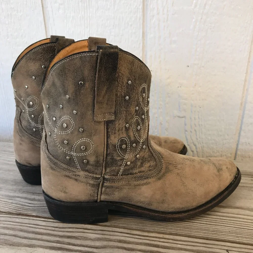 Miz Mooz Cozumel Womens Distressed Leather Studded Western Ankle Boots 11